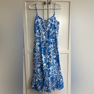 Vineyard Vines sundress! Blue and white floral design , size XS but like small